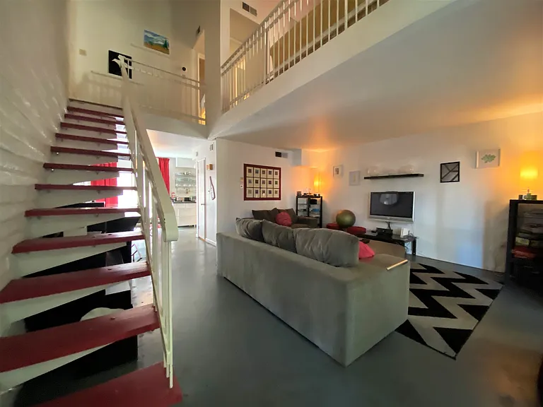 6925 E 4th St #2 — Photo 3