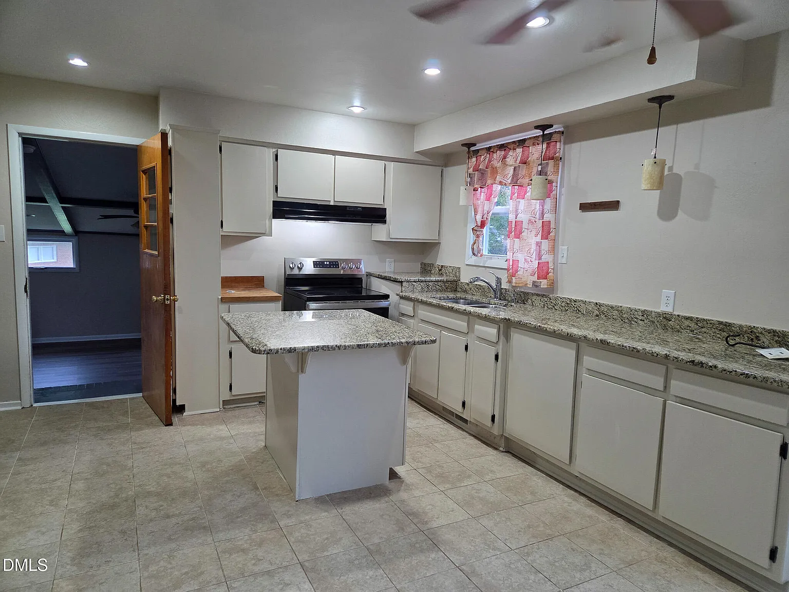 3 bed, 2.0 bath, 1770 sqft, $1,850 — Photo 4