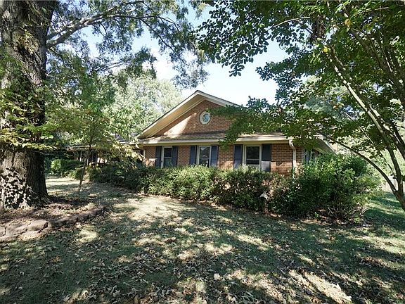 3rd image of 2031 Meadow Lake Ct