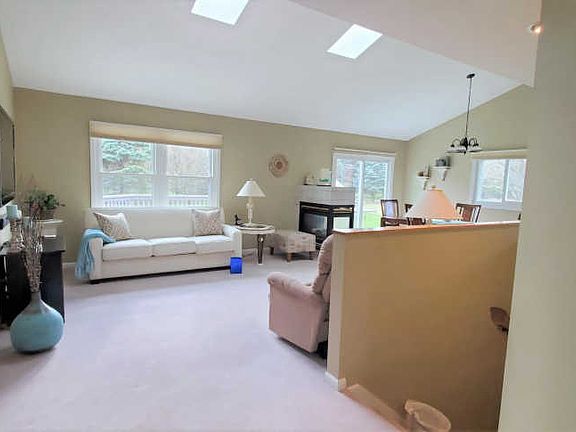 3rd image of 22863 Blackbird Ave