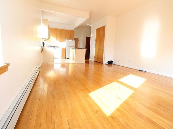 3rd image of 61 W 86th St #3AA