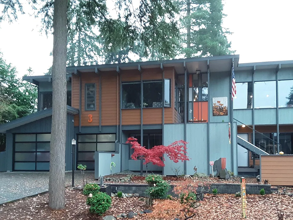 Thornewood Ln SW