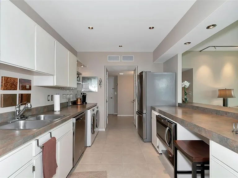 1111 N Gulfstream Ave #1A — Photo 30