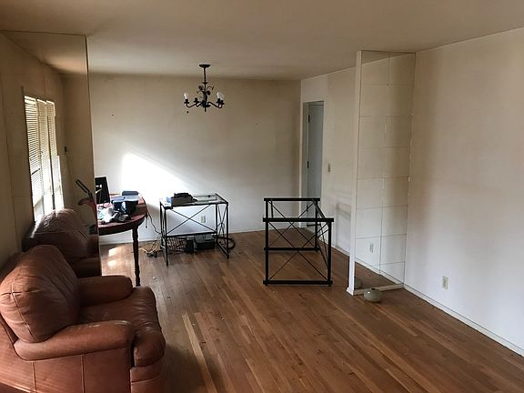 2nd image of 1344 Woodpath Dr