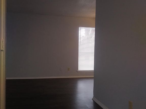Walk in foyer