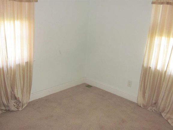 5th image of 315 N 1st St