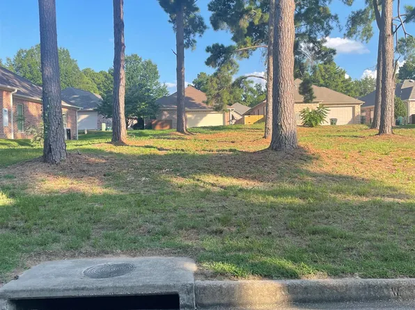 1137 Gardenwood Dr, Tyler, TX 75703