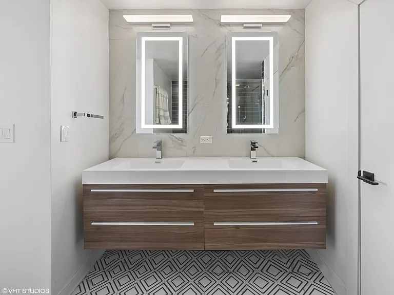 655 W Irving Park Rd #4910 — Photo 8