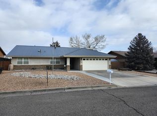5833 La Mirada Pl NE, Albuquerque, NM 87110