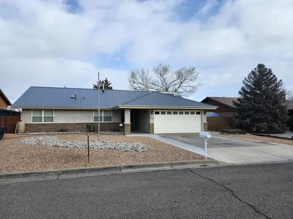 5833 La Mirada Pl NE, Albuquerque, NM 87110
