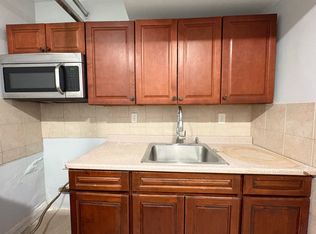 22 Kelly Pkwy #B1, Bayonne, NJ 07002
