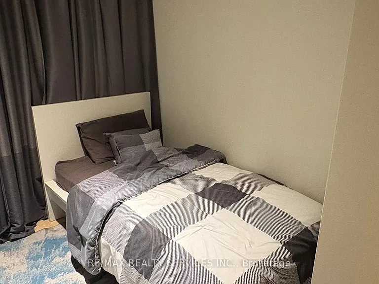 90 Sumach St #406 — Photo 12