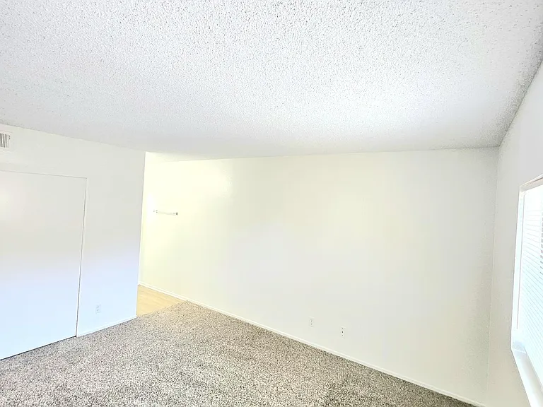 AMBERWOOD APARTMENTS — Photo 11