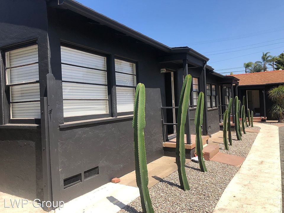 2nd image of 2526 Broadway #2526