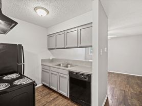 Awesome open Studio Apartments Close to Downtown