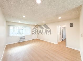 18350 Napa St APT 24, Northridge, CA 91325