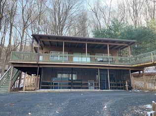 1104 Black Walnut Ln, East Stroudsburg, PA 18301