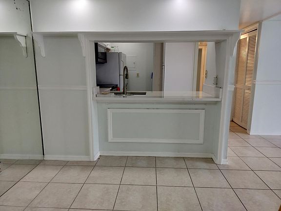 4th image of 1007 Green Pine Blvd.