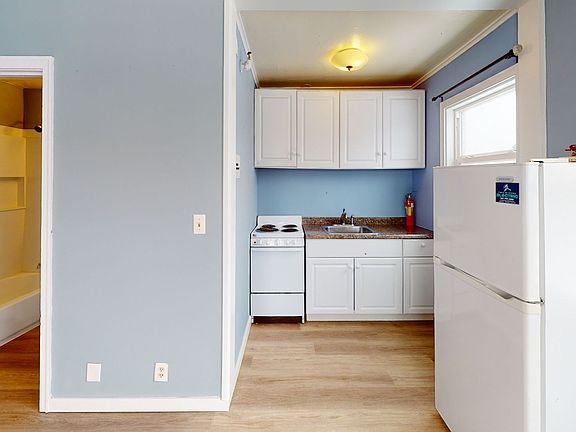 3rd image of 400 Cushman St #12