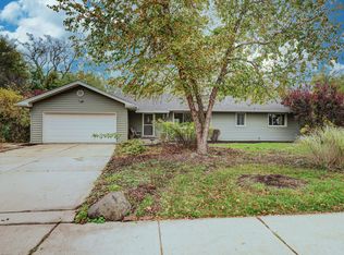 2N711 Swift Rd, Lombard, IL 60148