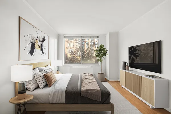 Rented by SERHANT. | media 11