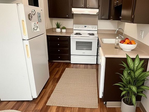3rd image of 9008 NE Hassalo St #O