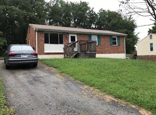 2617 Green Ridge Cir, Roanoke, VA 24019