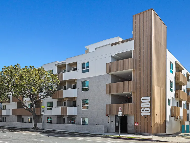 Venice Wave by WIseman Residential