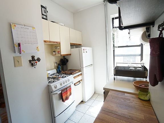 5th image of 816 8th Ave #4A
