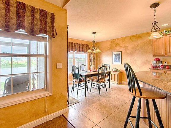 5th image of 9869 Arbor Lake Dr