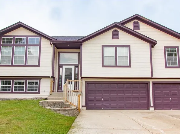 908 SE 14th St, Lees Summit, MO 64081