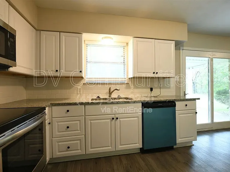 1607 Anthony St — Photo 22