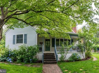 215 Laurel Rd, Linthicum, MD 21090