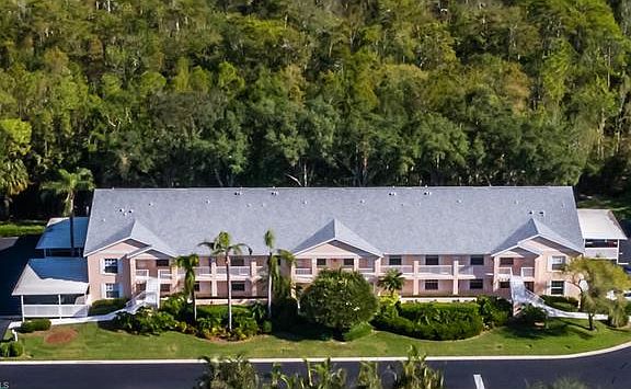2nd image of 765 Wiggins Lake Dr #3-201