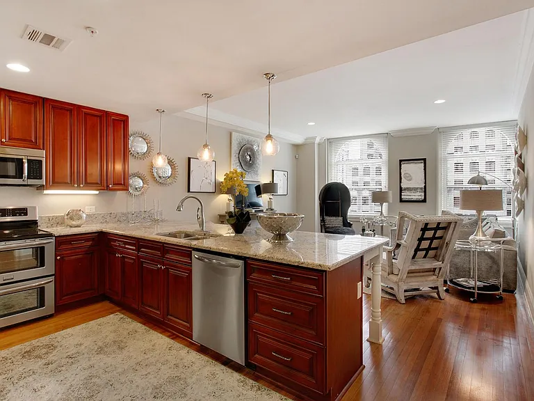 Maia Kitchen