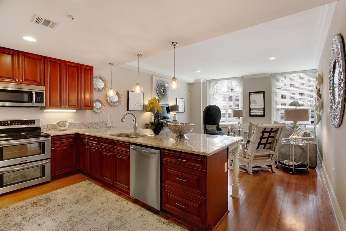 Maia Kitchen