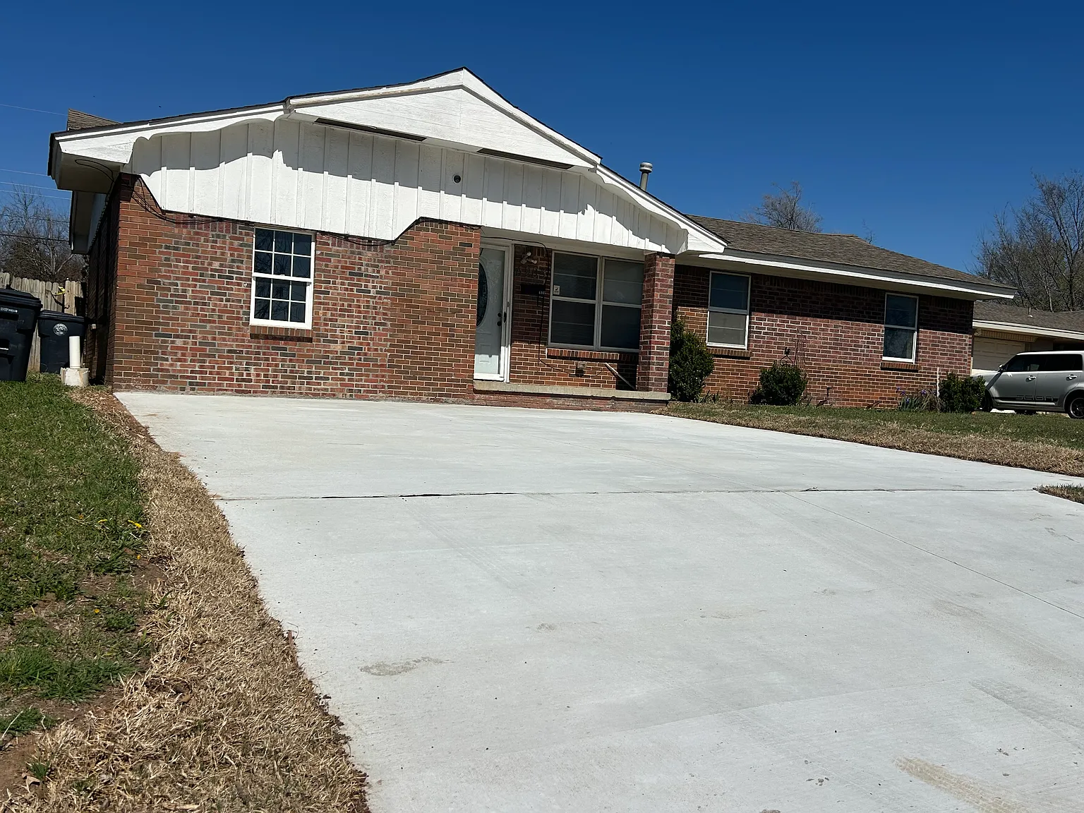 4 bed, 1.5 bath, 1331 sqft, $1,500 — Photo 2