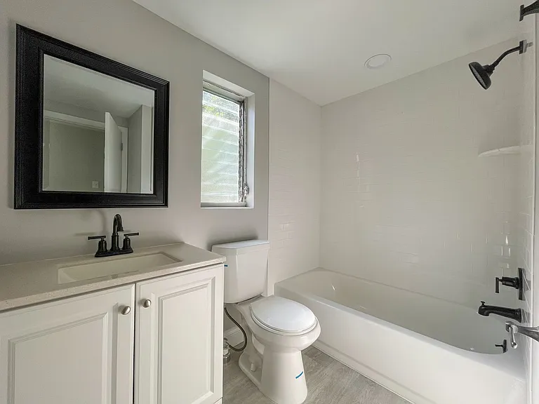 2704 E Columbus Dr — Photo 7