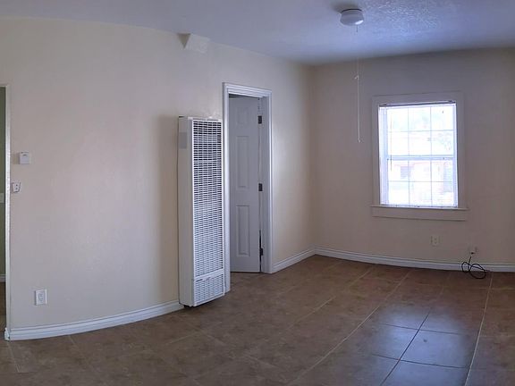 3rd image of 3383 Orange Ave
