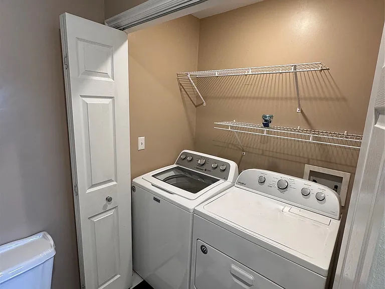 1525 Hillcrest Dr — Photo 16