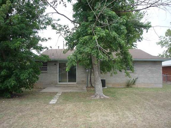 3rd image of 5620 NW Beechwood Dr