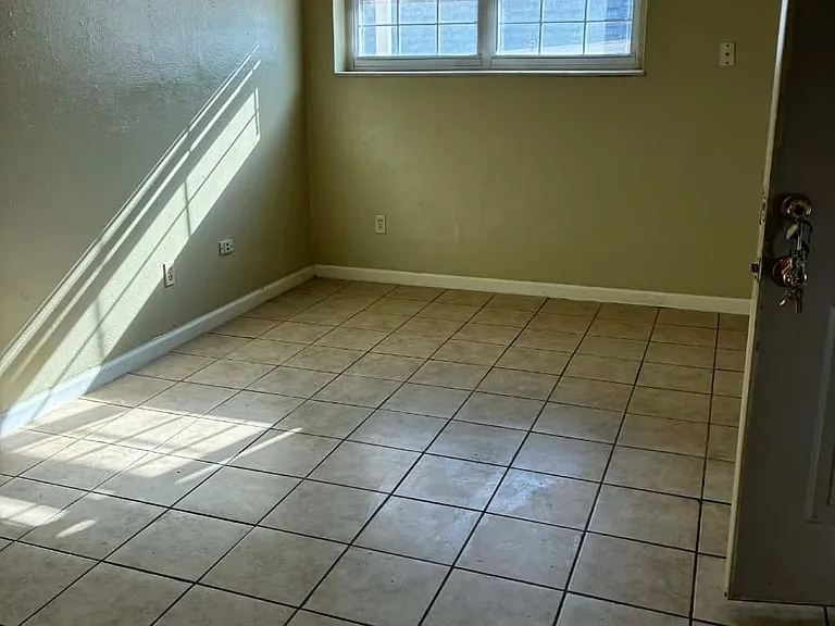 1170 Grand Terrace Dr #4 — Photo 4