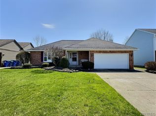 127 Rue Madeleine St, Williamsville, NY 14221