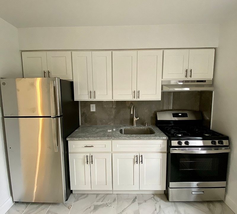 1st image of 189-14 Crocheron Ave #1112
