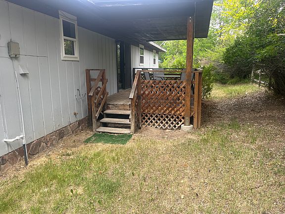 2nd image of 1055 Cascade St