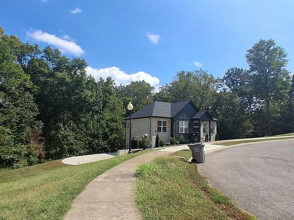 5th image of 901 Dixie Ln