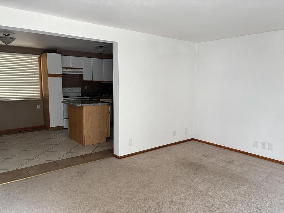2nd image of 1809 E G St