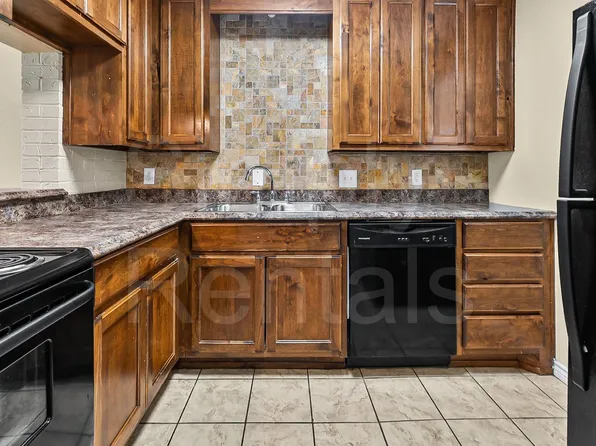 1220 Texas Street, 1220 Texas St #12, Sulphur Springs, TX 75482