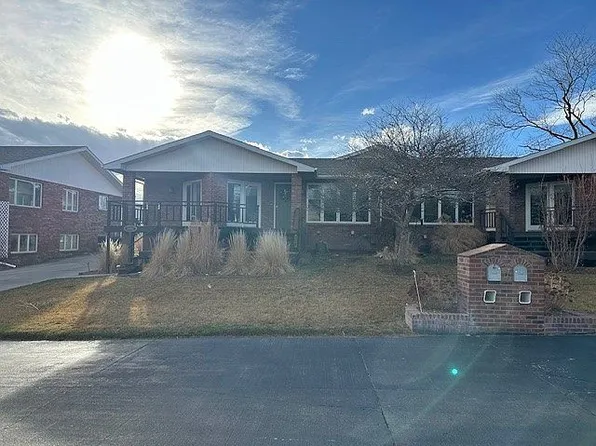 5502 Oriole Dr, Scottsbluff, NE 69361