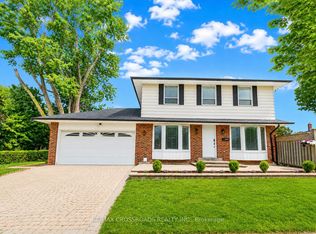 49 King Louis Cres, Toronto, ON M1T 2X1